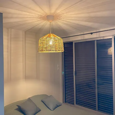 Apartment Bord De Mer: Soleil, Et Grande Terrasse Pour Instants De Detente