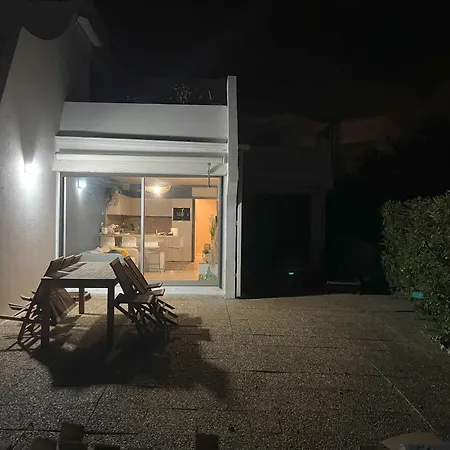 Bord De Mer: Soleil, Et Grande Terrasse Pour Instants De Detente Apartment *