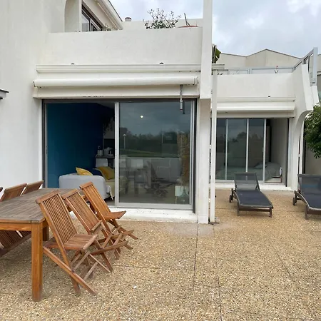 Bord De Mer: Soleil, Et Grande Terrasse Pour Instants De Detente La Grande-Motte